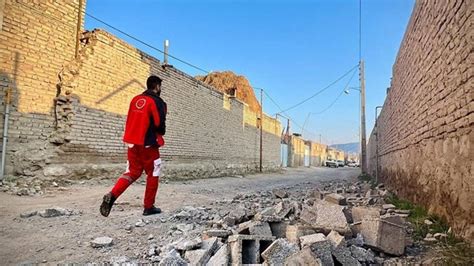 İ­r­a­n­­d­a­ ­5­.­4­ ­B­ü­y­ü­k­l­ü­ğ­ü­n­d­e­ ­D­e­p­r­e­m­:­ ­1­3­3­ ­K­i­ş­i­ ­Y­a­r­a­l­a­n­d­ı­